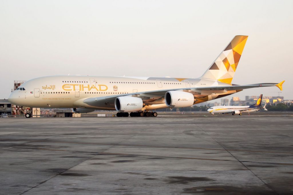 A380 е флагманът на Etihad, но компанията има далеч по-малко Суперджъмбо-та от Emirates