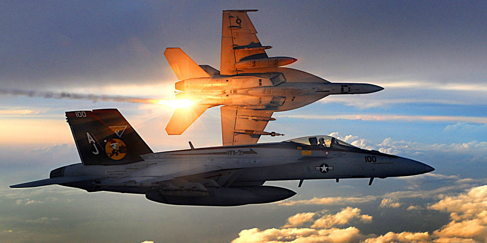 F/A-18 Super Hornet на Boeing има средно 2.84 инцидента на 100К, но в началото те са над 6х