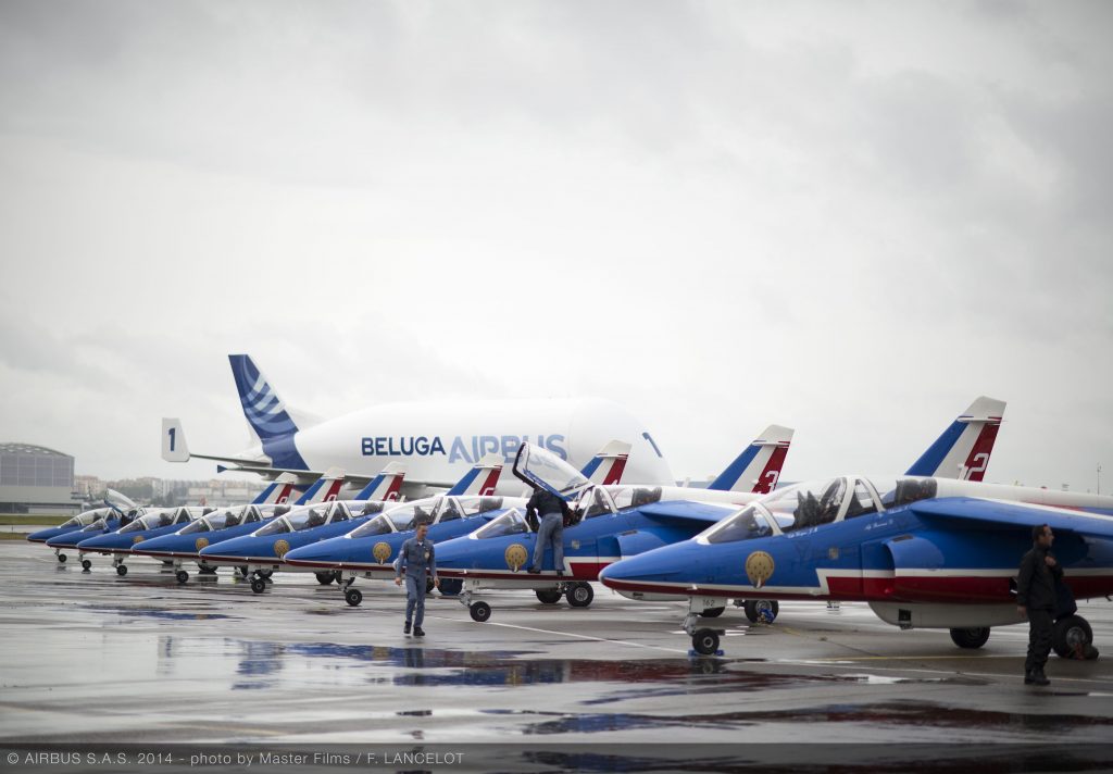 Beluga XL с Patrouille de France. Снимка: Airbus 