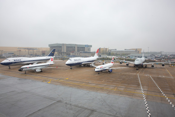 Миналата година British Airways отбеляза 100-годишнината от съществуването си с поредица от самолети с исторически ливреи. Тук някои от тях са паркирани на перона на летище Хийтроу