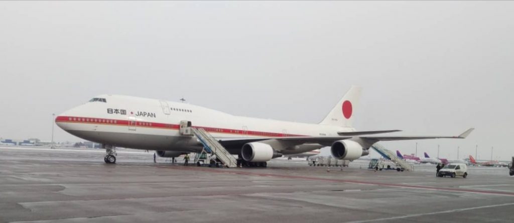 Самолетът Боинг 747-400, с който японският премиер Шиндзо Абе пристигна на посещение в София през април 2018