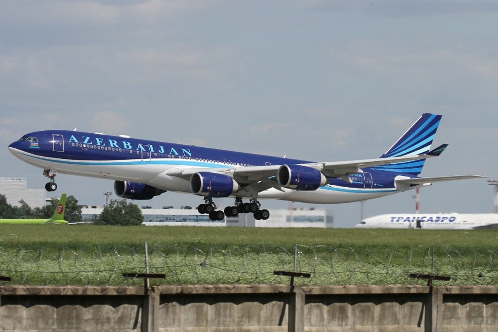 А340-600 е с най-атрактивна окраска в цветовете на AZAL