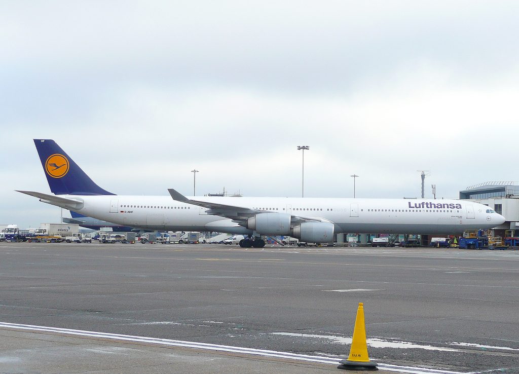 Lufthansa дори няма намерение да пребоядисва наличните си А340-600 в новата ливрея на авиокомпанията