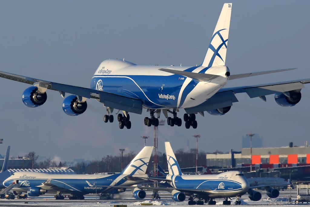 AirBridgeCargo разполага с 14 товарни Джъмбо-та от сериите -400 и -8F